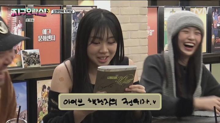 포스터 이미지
