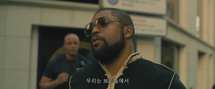 포스터 이미지