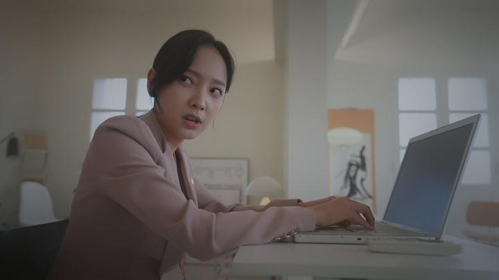 포스터 이미지