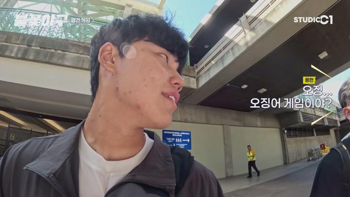 포스터 이미지