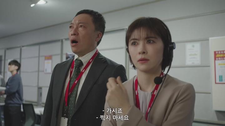 포스터 이미지